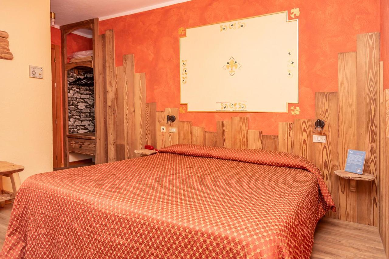Hotel Chaberton Cesana Torinese Exteriör bild