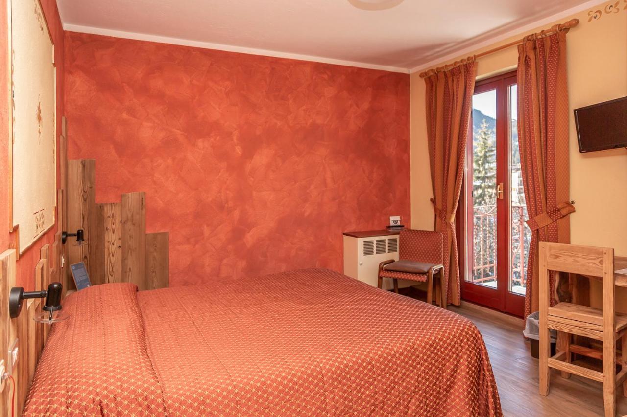 Hotel Chaberton Cesana Torinese Exteriör bild
