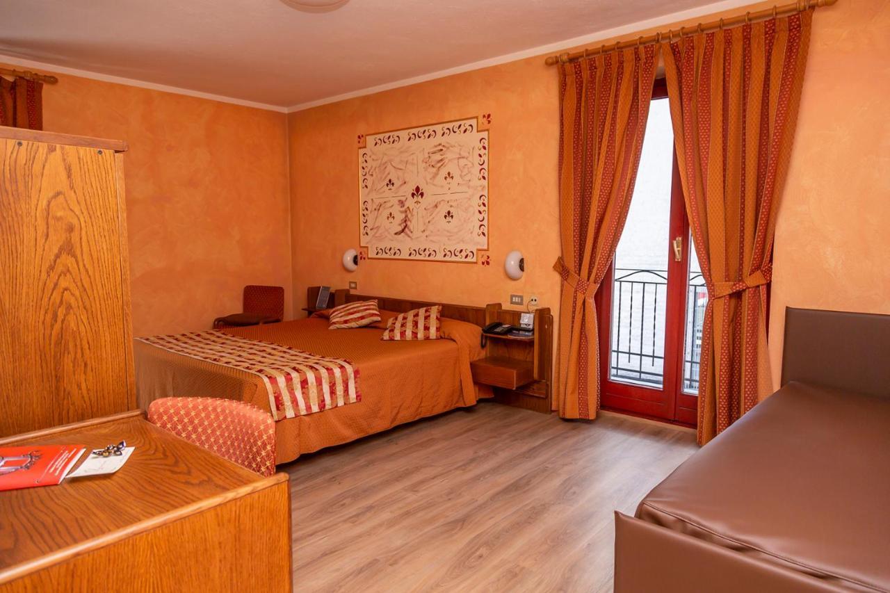Hotel Chaberton Cesana Torinese Exteriör bild