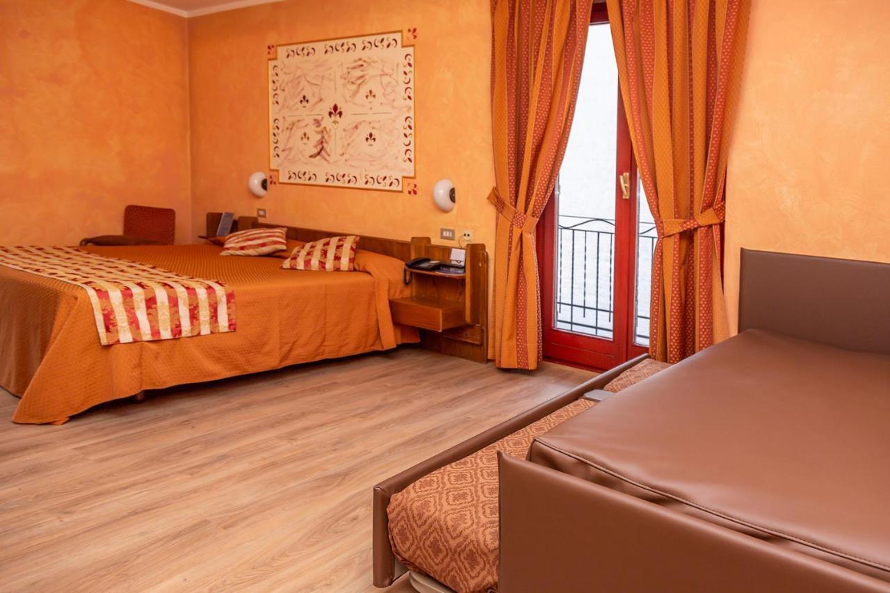 Hotel Chaberton Cesana Torinese Exteriör bild